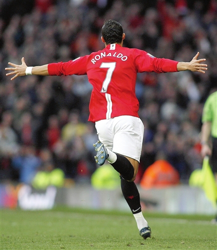 记者：曼联和莱比锡新一轮谈判在周四，谢什科的交易需要耐心.