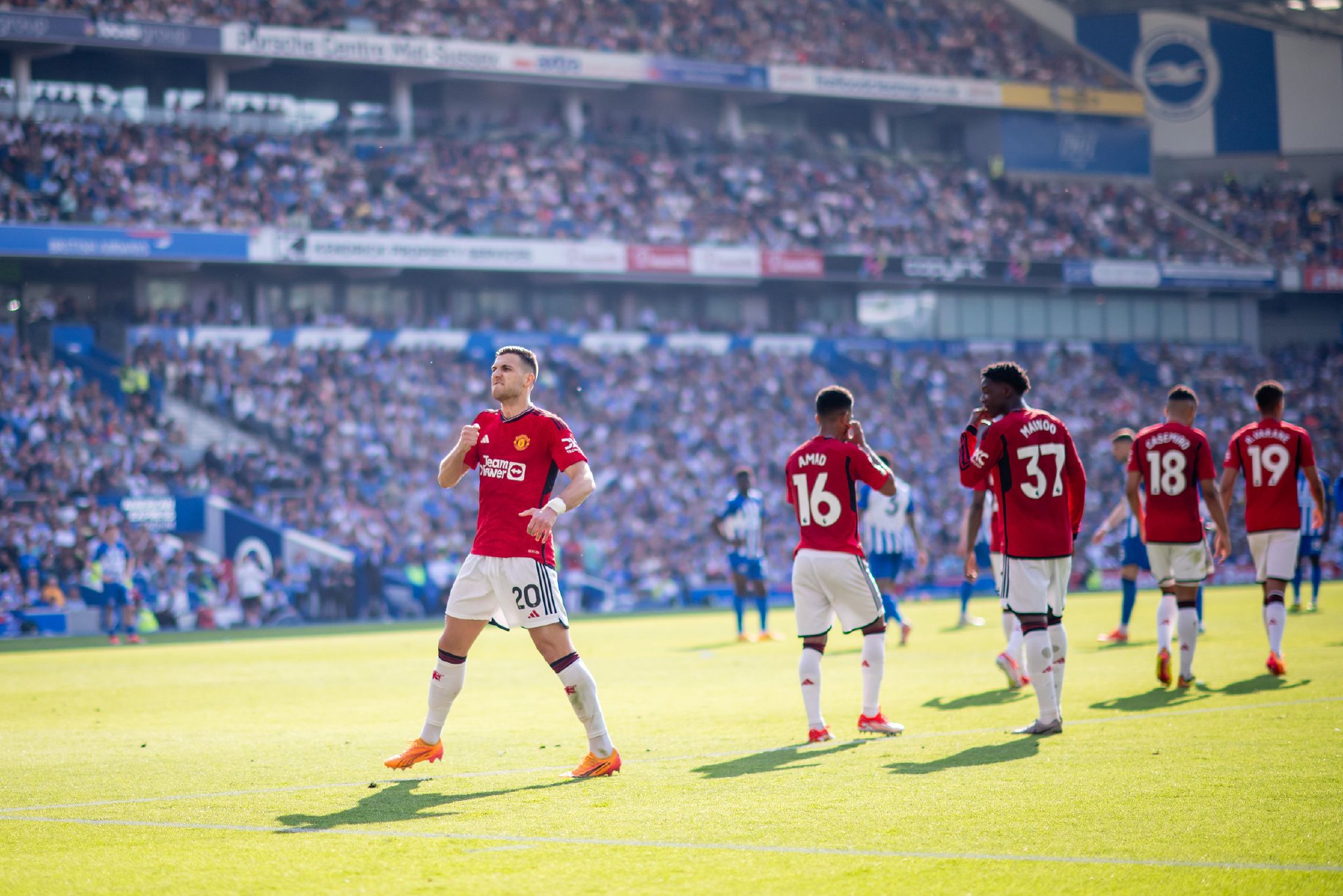 Here we go！罗马诺：热刺激活解约金签下吉布斯-怀特.